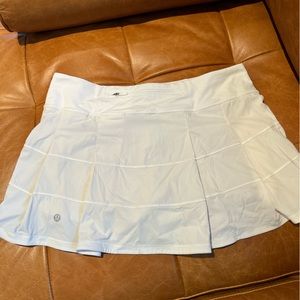 Lululemon white tennis skirt